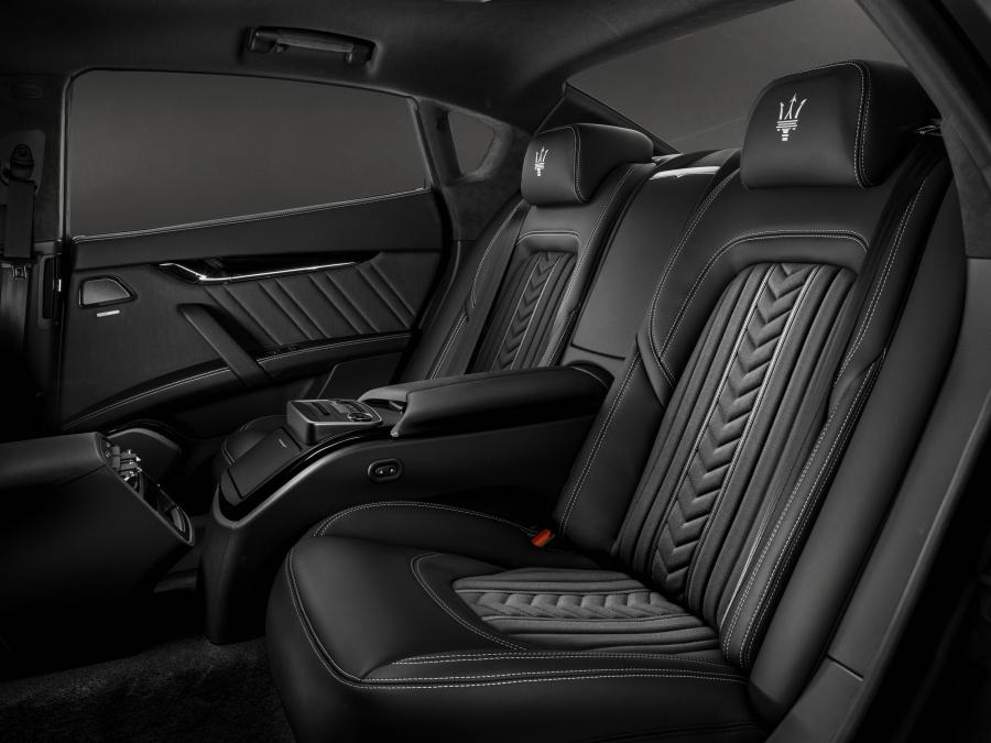 Интерьер Maserati Quattroporte S Q4 GranLusso (M156) 2017 года  (фото 5 из 62)